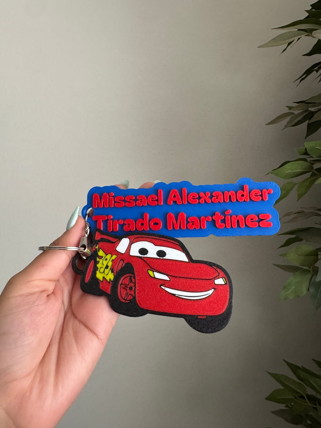 Nombre + Personaje