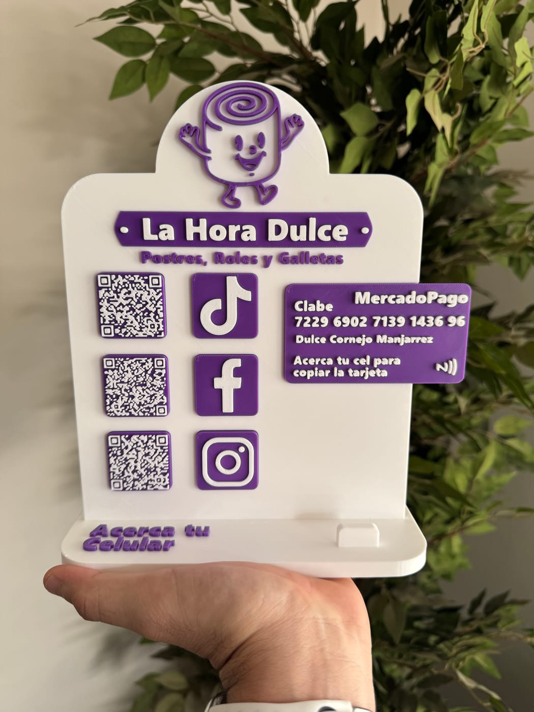 Display Inteligente para Negocios (NFC + Código QR + Datos de Pago)